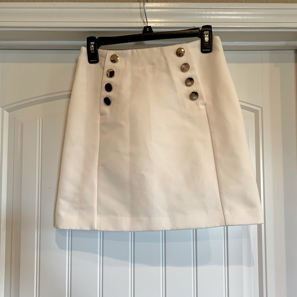 Chic white H&M skirt retro buttons